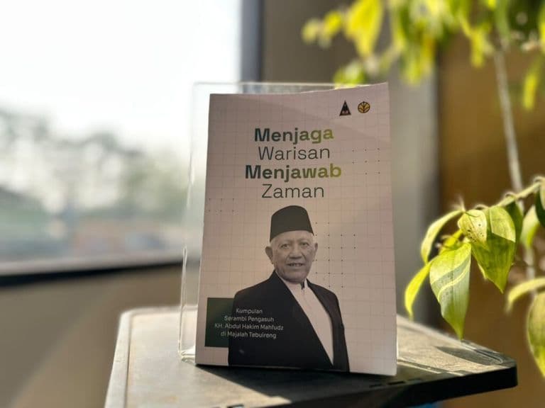 Resensi Buku "Merawat Warisan, Menjawab Zaman"