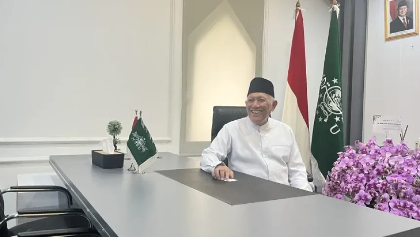 Ketua Umum Pengurus Besar Nahdlatul Ulama (PBNU) terpilih KH Abdul Hakim Mahfudz atau Gus Kikin ngantor perdana di PBNU, Jumat (4/9/2026). (Foto: NU Online/Ahmad Naufa)